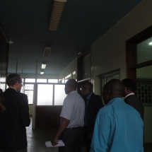 Visite des bureaux administratifs par les representants de la Banque Mondiale en Presence du Coordonnateur et le responsable de la passation des marches 2